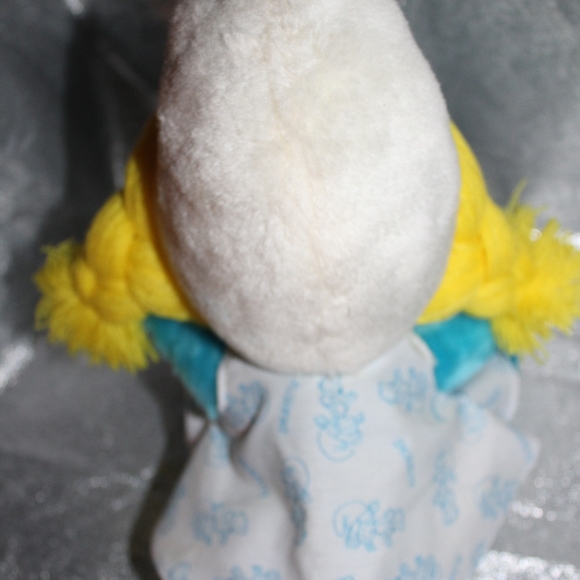1981 collectible Smurfette plush toy - Picture 10 of 16
